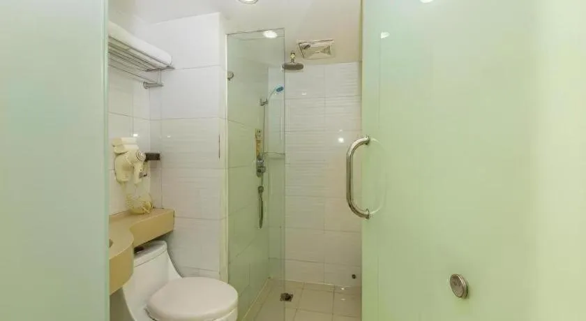 Shell Hotel Shanghai Expo Changqing Road Metro Station