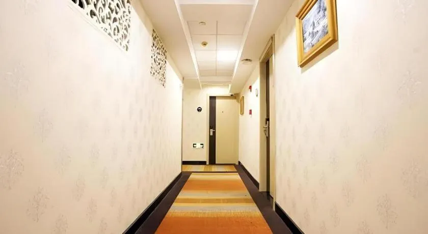 Shell Hotel Shanghai Expo Changqing Road Metro Station