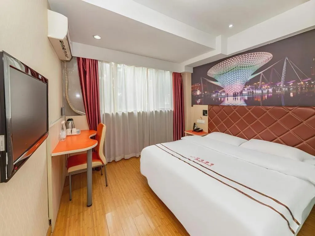 Bed in Shell Hotel Shanghai Expo Changqing Road Metro Station