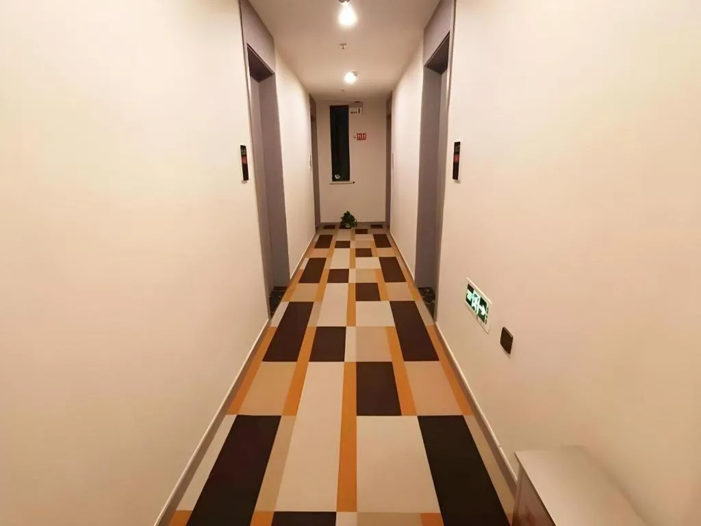 Shell Hotel Shanghai Jinshan Wanda Plaza