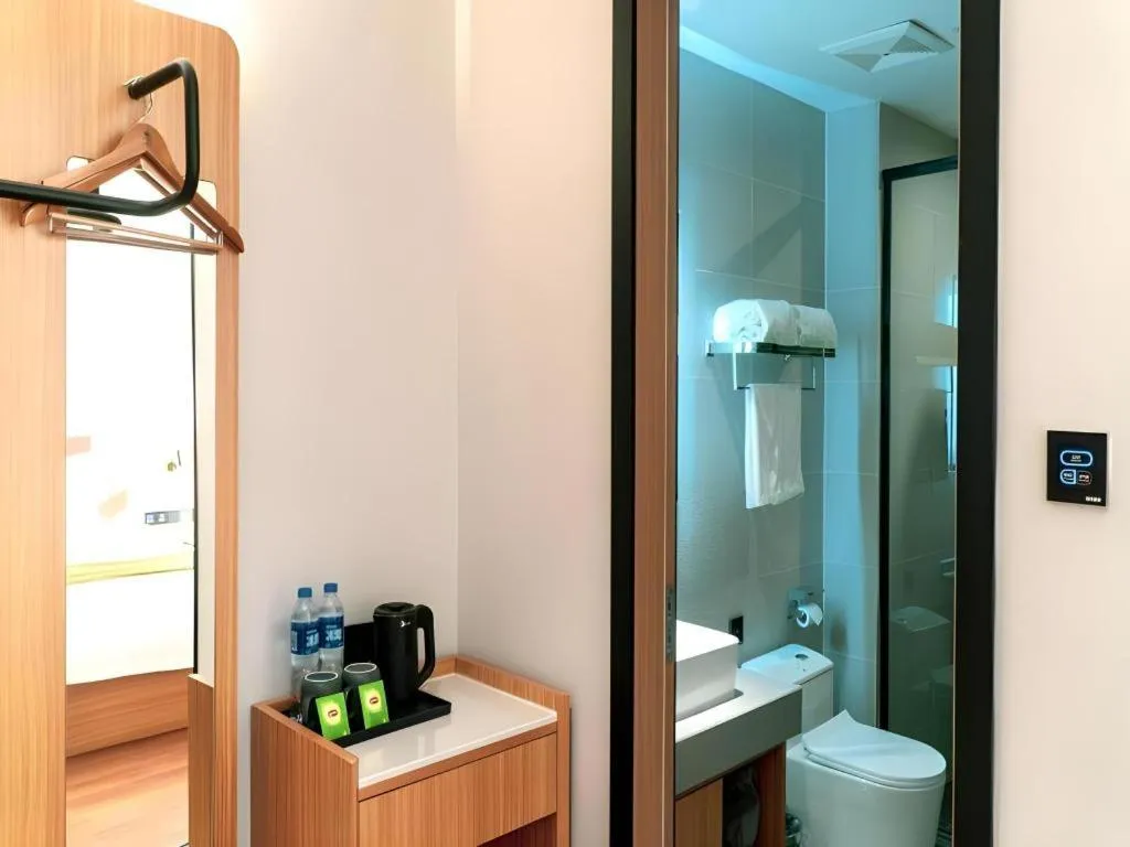 GreenTree Inn Express Datong High-Speed Railway Station Old City Wall