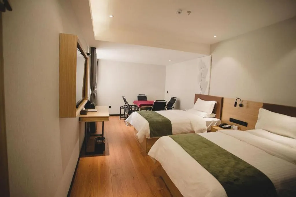 Bed in GreenTree Inn Express Datong High-Speed Railway Station Old City Wall