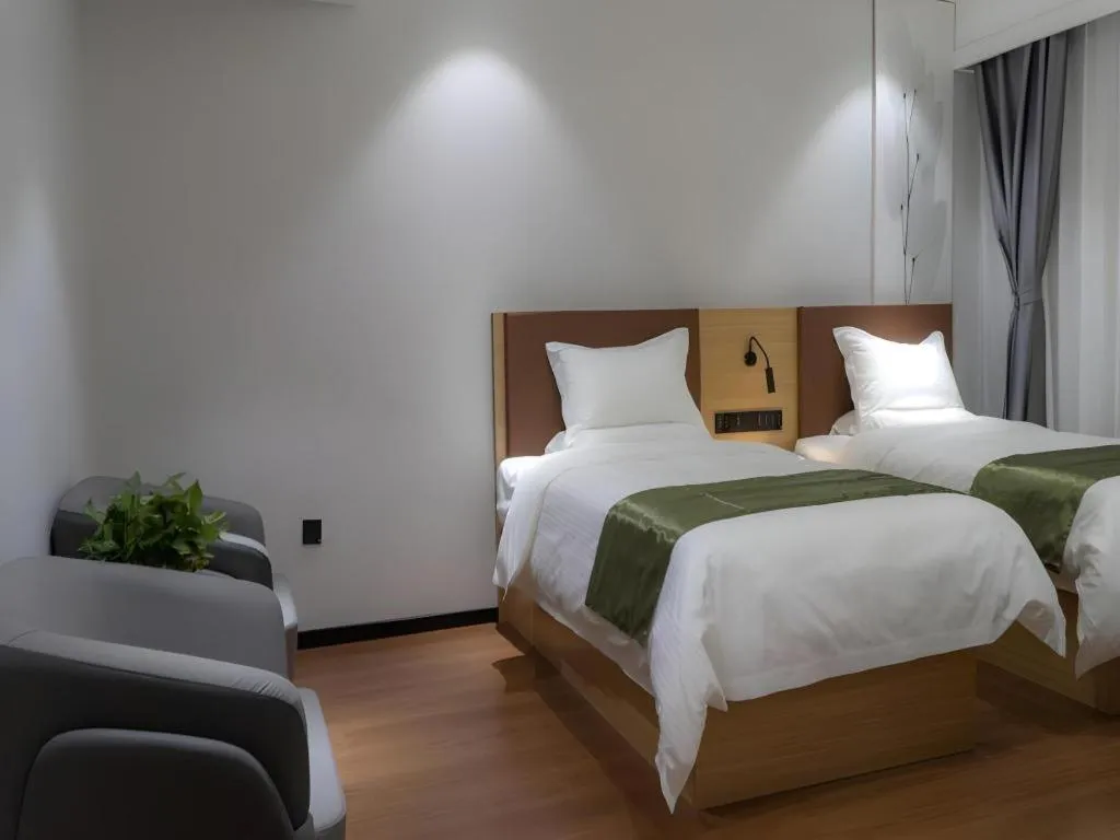 Bed in GreenTree Inn Express Datong High-Speed Railway Station Old City Wall