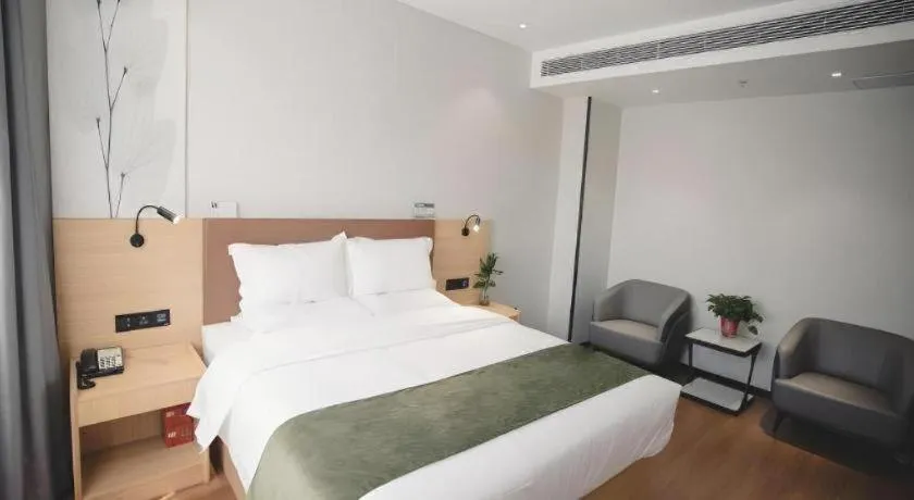 Bed in GreenTree Inn Express Datong High-Speed Railway Station Old City Wall