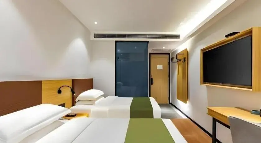 Bed in GreenTree Inn Express Datong High-Speed Railway Station Old City Wall Bed in GreenTree Inn Express Datong High-Speed Railway Station Old City Wall