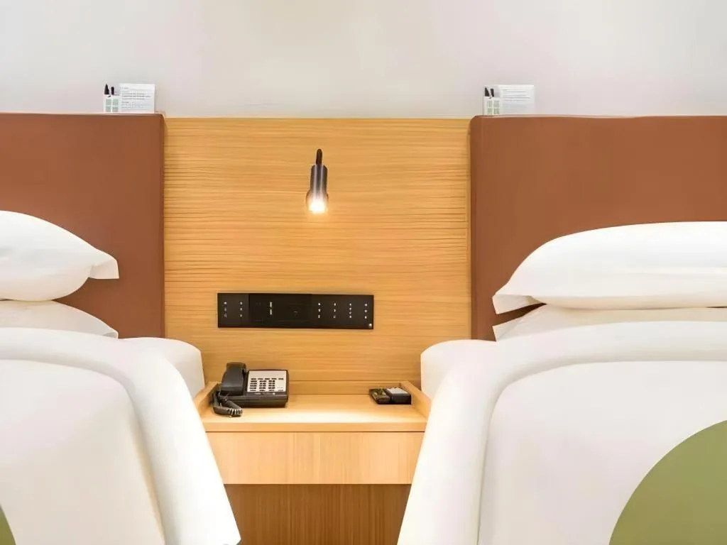 Bed in GreenTree Inn Express Datong High-Speed Railway Station Old City Wall