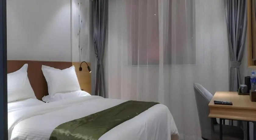 Bed in GreenTree Inn Express Datong High-Speed Railway Station Old City Wall