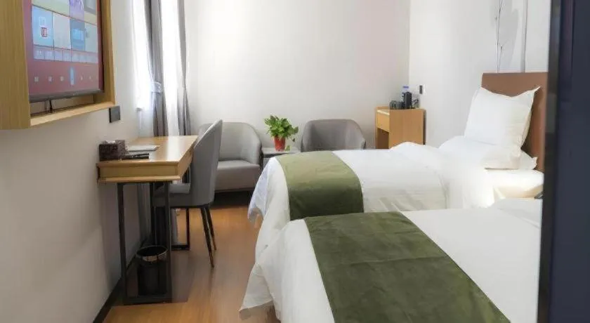 Bed in GreenTree Inn Express Datong High-Speed Railway Station Old City Wall