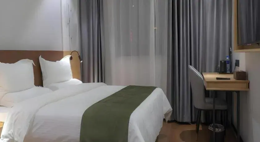 Bed in GreenTree Inn Express Datong High-Speed Railway Station Old City Wall Bed in GreenTree Inn Express Datong High-Speed Railway Station Old City Wall