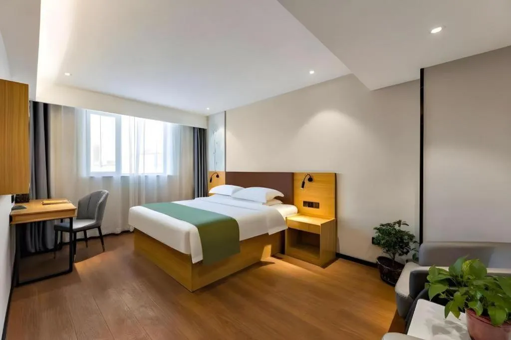 Bed in GreenTree Inn Express Datong High-Speed Railway Station Old City Wall