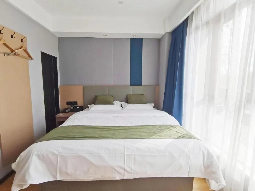 Bed in GreenTree Inn Express Jiangsu Suqian School Yingmadi Road