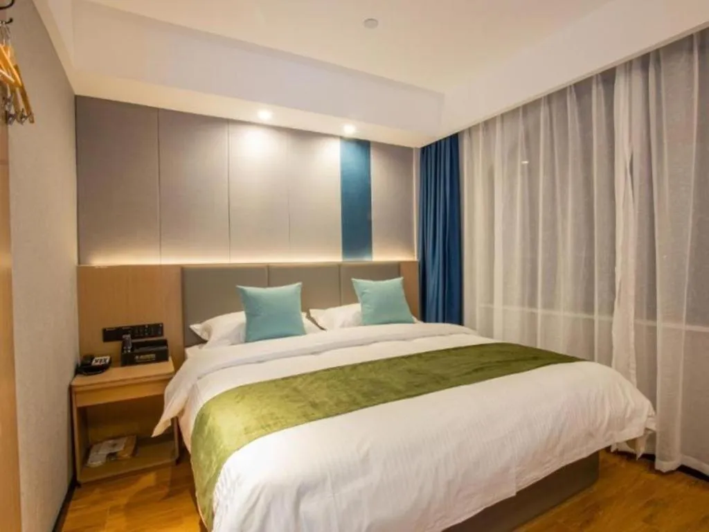 Bed in GreenTree Inn Express Jiangsu Suqian School Yingmadi Road