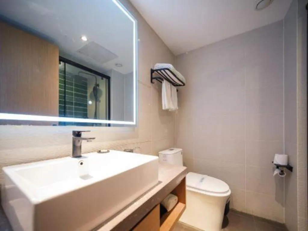 GreenTree Inn Luoyang Railway Station Wangfujing Wangcheng Park