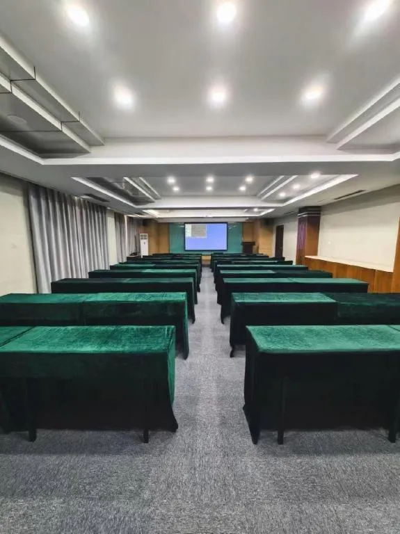 GreenTree Inn Luoyang Railway Station Wangfujing Wangcheng Park