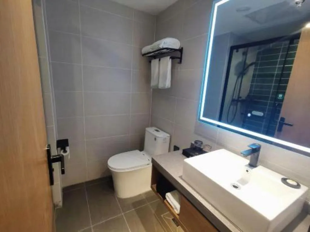 GreenTree Inn Luoyang Railway Station Wangfujing Wangcheng Park