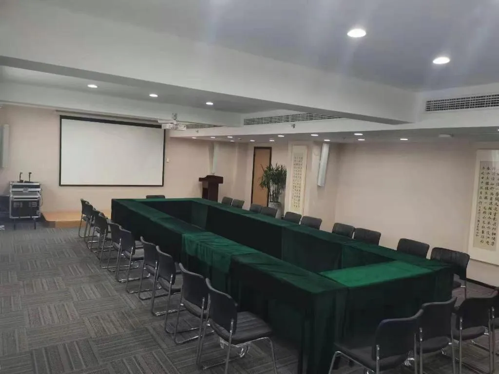 GreenTree Inn Luoyang Railway Station Wangfujing Wangcheng Park