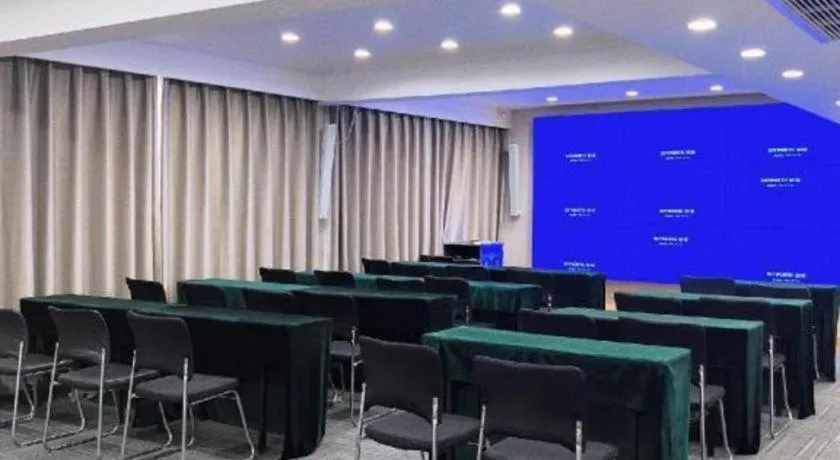 GreenTree Inn Luoyang Railway Station Wangfujing Wangcheng Park