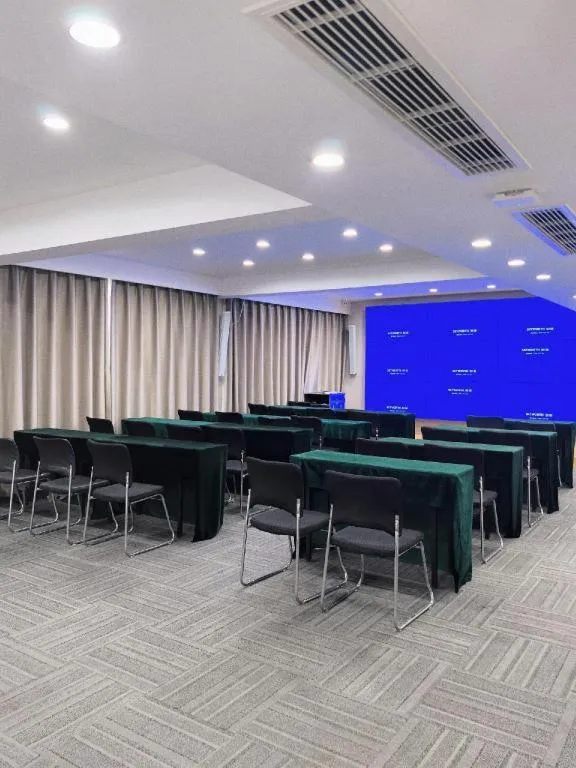 GreenTree Inn Luoyang Railway Station Wangfujing Wangcheng Park