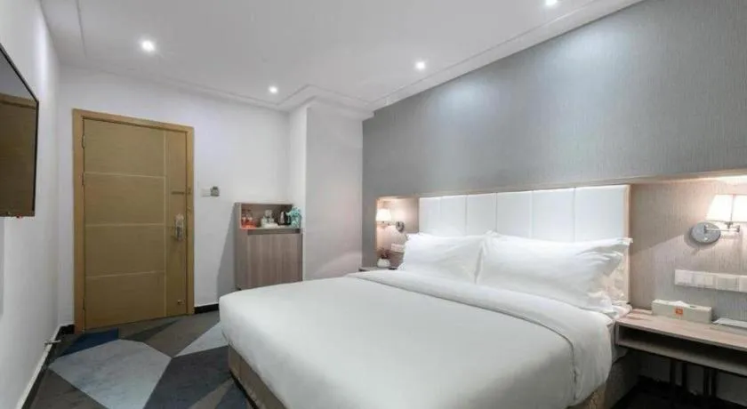 Bed in GreenTree Alliance Hotel Shenzhen Nanshan District Zhongshan Park Tongle