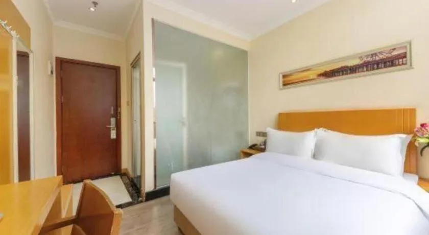 Bed in GreenTree Alliance Hotel Shenzhen Nanshan District Zhongshan Park Tongle