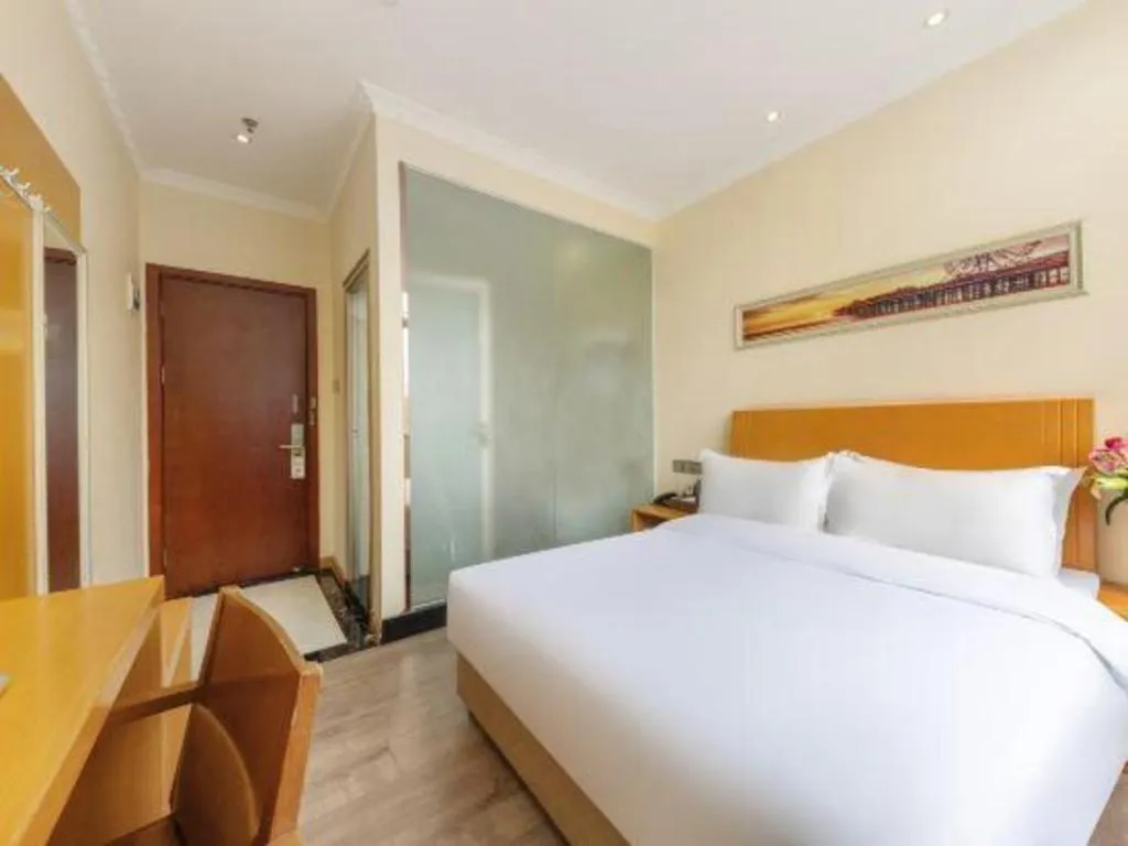 Bed in GreenTree Alliance Hotel Shenzhen Nanshan District Zhongshan Park Tongle