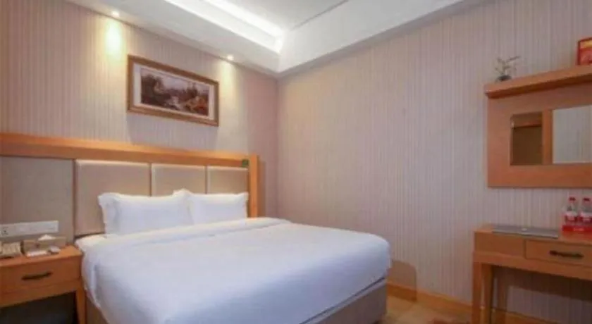 Bed in GreenTree Alliance Hotel Shenzhen Futian District Xiangmi Lake Xiangmei Mountain Metro Station