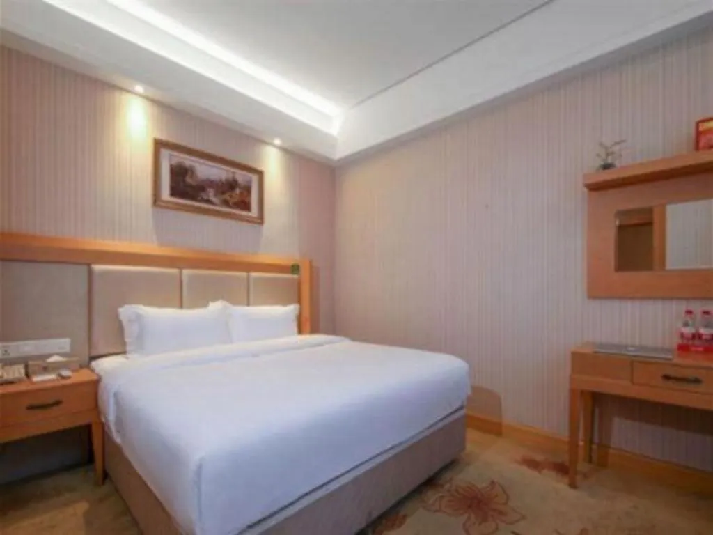 Bed in GreenTree Alliance Hotel Shenzhen Futian District Xiangmi Lake Xiangmei Mountain Metro Station