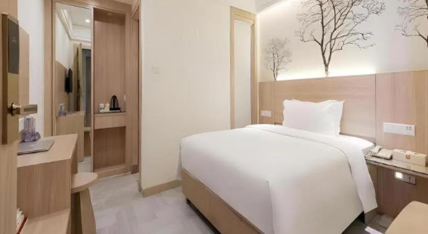 Bed in GreenTree Alliance Hotel Shenzhen Nanshan District Nantou Ancient City Majialong