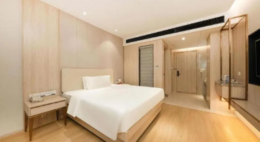Bed in GreenTree Eastern Hotel Shenzhen Nanshan District Qianhai Free Trade Zone Lilin Metro Station