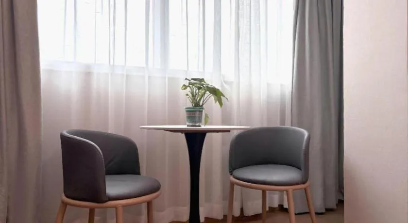 Shell Hotel Huaibei Jinying Plaza Long Distance Bus Station