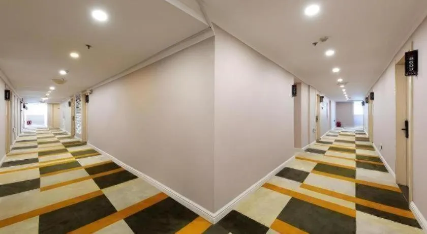 Shell Hotel Huaibei Jinying Plaza Long Distance Bus Station