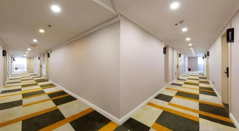 Shell Hotel Huaibei Jinying Plaza Long Distance Bus Station