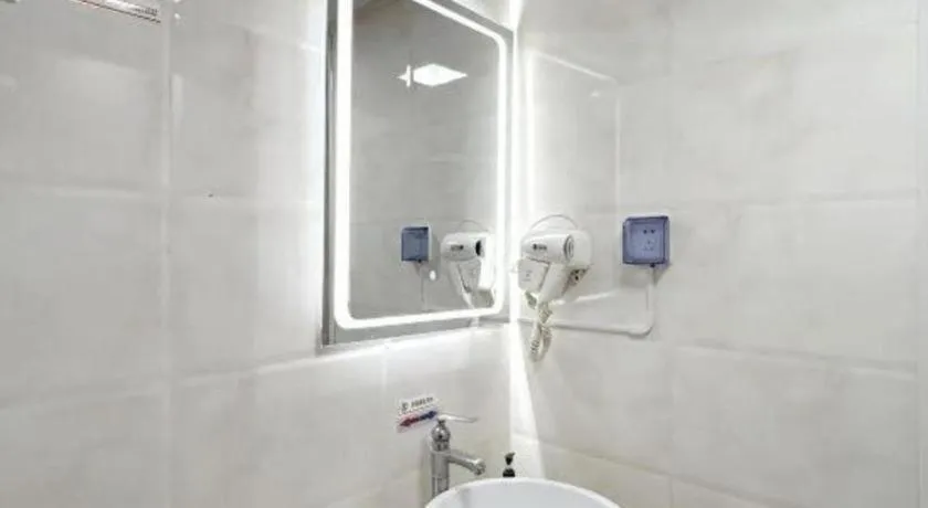 Shell Hotel Huaibei Jinying Plaza Long Distance Bus Station