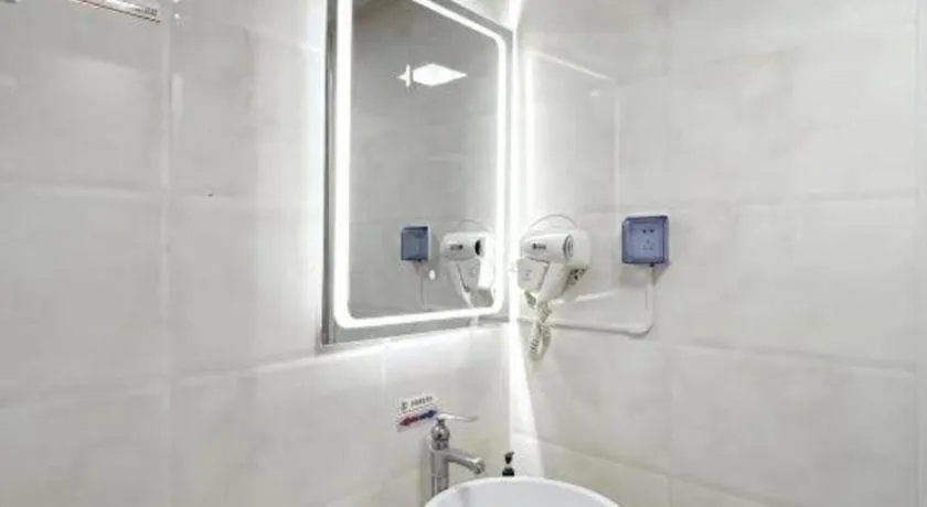 Shell Hotel Huaibei Jinying Plaza Long Distance Bus Station