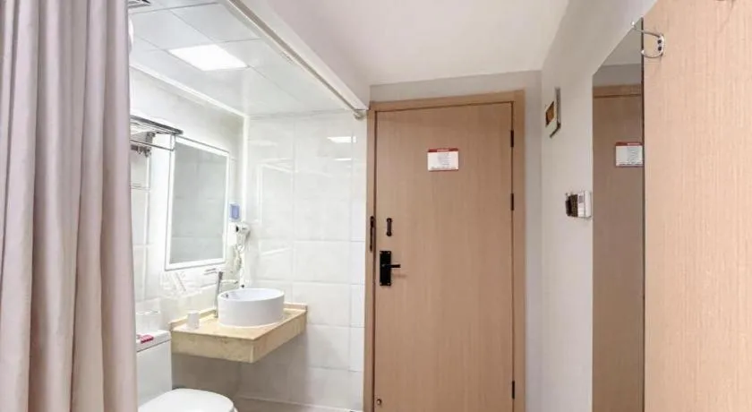 Shell Hotel Huaibei Jinying Plaza Long Distance Bus Station