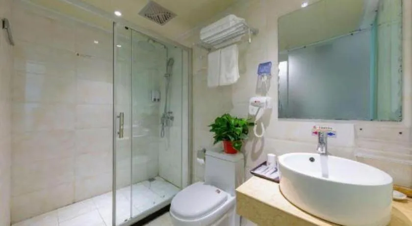 Shell Hotel Huaibei Jinying Plaza Long Distance Bus Station