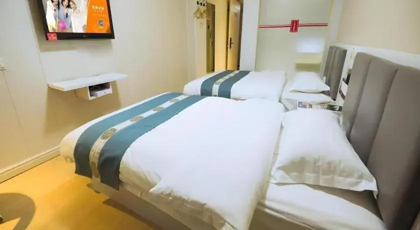Bed in Shell Hotel Huaibei Jinying Plaza Long Distance Bus Station Bed in Shell Hotel Huaibei Jinying Plaza Long Distance Bus Station