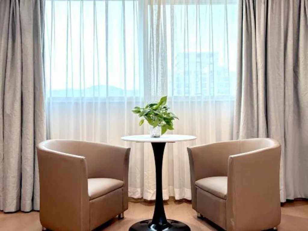 Shell Hotel Huaibei Jinying Plaza Long Distance Bus Station