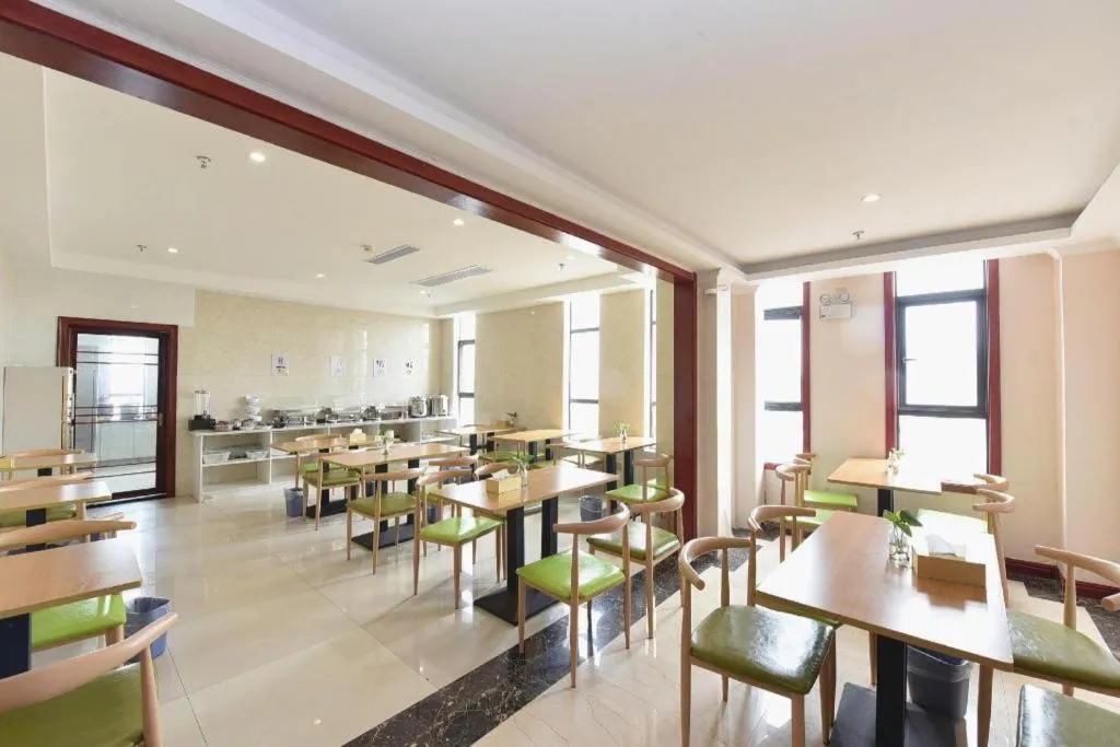 Shell Hotel Huainan Shou County Passenger Station Yaohai Grand Market