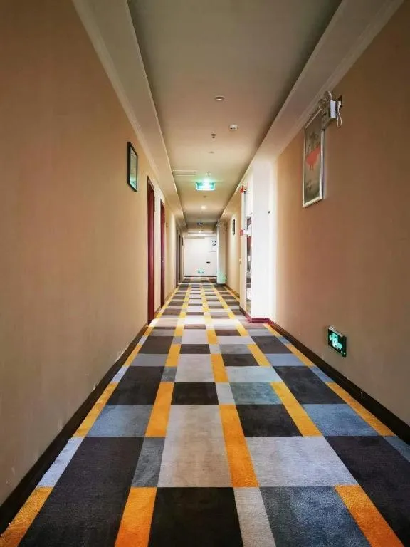 Shell Hotel Huainan Shou County Passenger Station Yaohai Grand Market