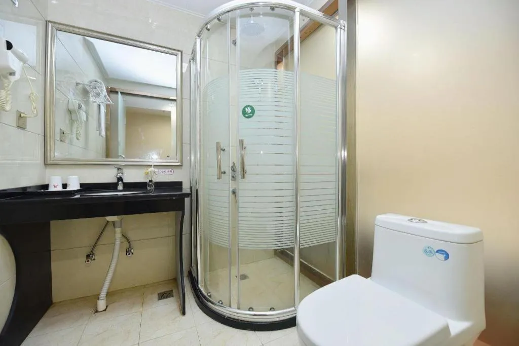 Shell Hotel Huainan Shou County Passenger Station Yaohai Grand Market