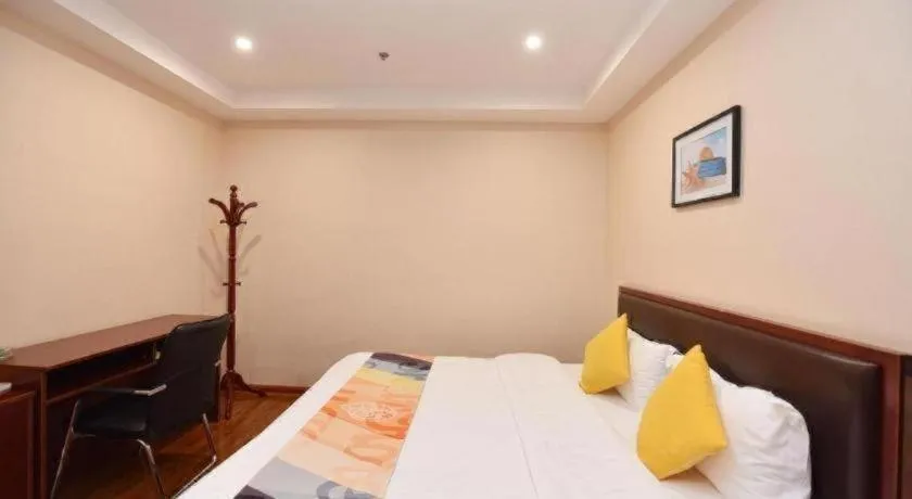 Bed in Shell Hotel Huainan Shou County Passenger Station Yaohai Grand Market