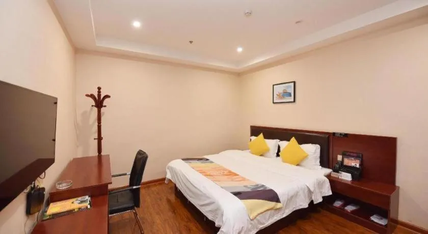 Bed in Shell Hotel Huainan Shou County Passenger Station Yaohai Grand Market