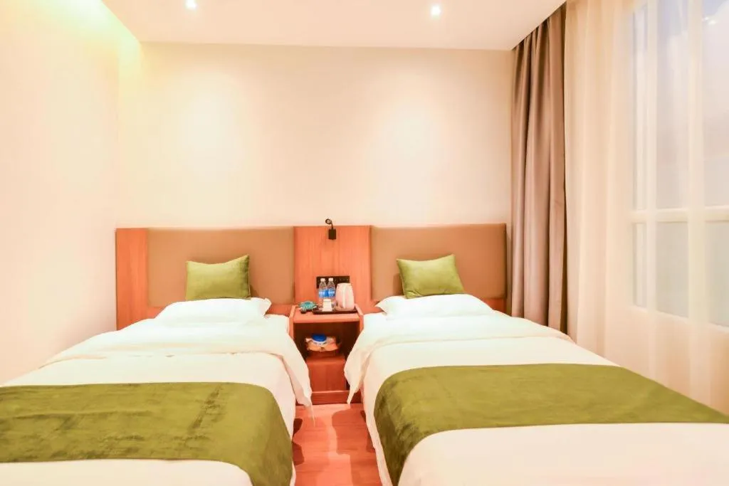 Bed in GreenTree Inn Express Lanzhou West Passenger Station Lanzhou Center