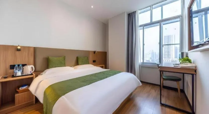 Bed in GreenTree Inn Express Lanzhou West Passenger Station Lanzhou Center