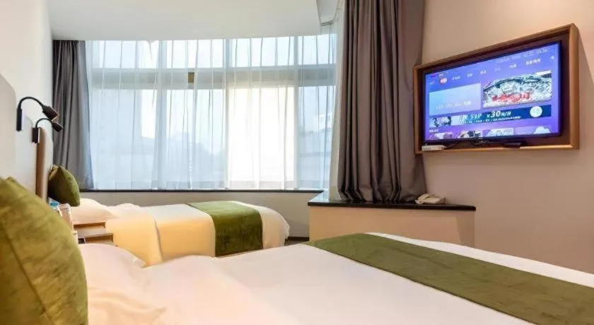 Bed in GreenTree Inn Express Lanzhou West Passenger Station Lanzhou Center