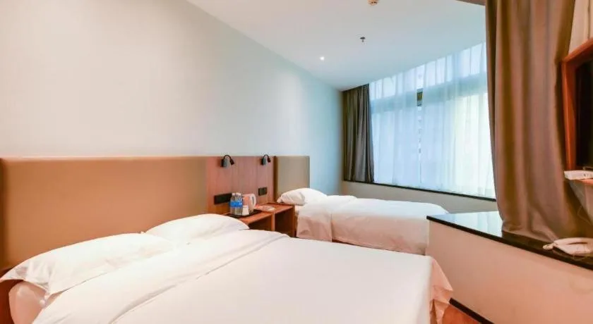 Bed in GreenTree Inn Express Lanzhou West Passenger Station Lanzhou Center