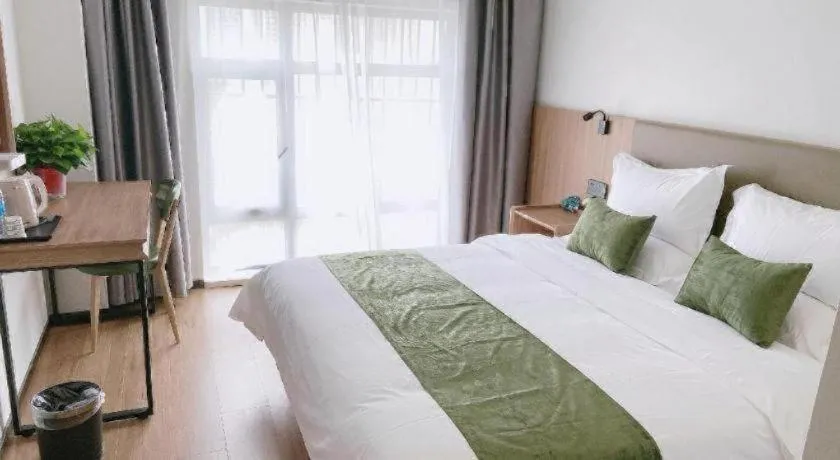 Bed in GreenTree Inn Express Lanzhou West Passenger Station Lanzhou Center