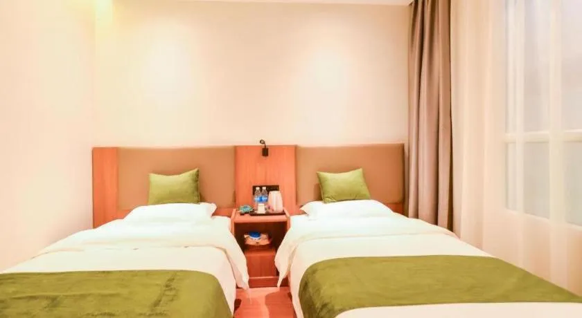 Bed in GreenTree Inn Express Lanzhou West Passenger Station Lanzhou Center