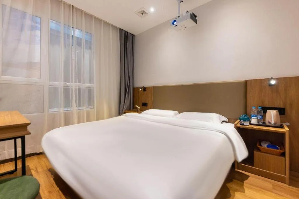 Bed in GreenTree Inn Express Lanzhou West Passenger Station Lanzhou Center